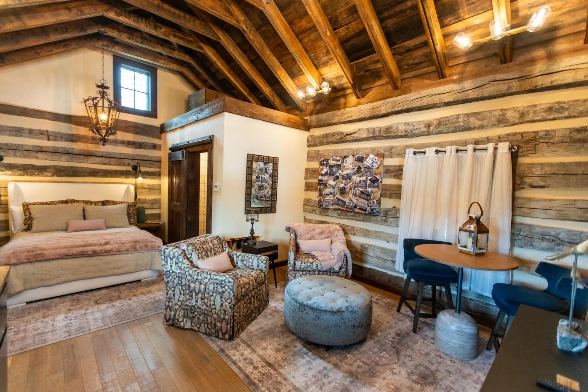 Barnwood Village White Sulphur Springs Exterior photo